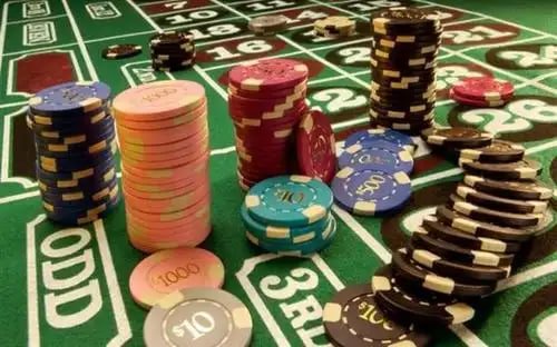 888 hall MMK ငွေသွင်းနည်း Wave Money KBZPay ဖြင့် ဆောင်ရွက်နေသောမြင်ကွင်း